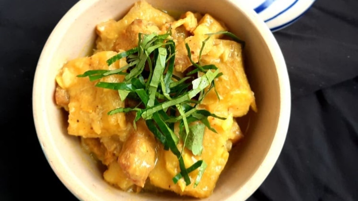 Thịt om chuối xanh