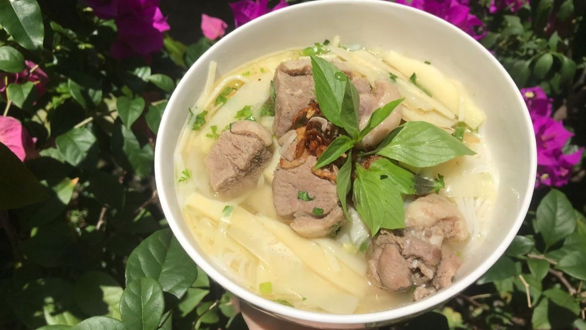 Cách làm vịt nấu măng tươi ăn với bún ngon ngọt cực hấp dẫn tại nhà 