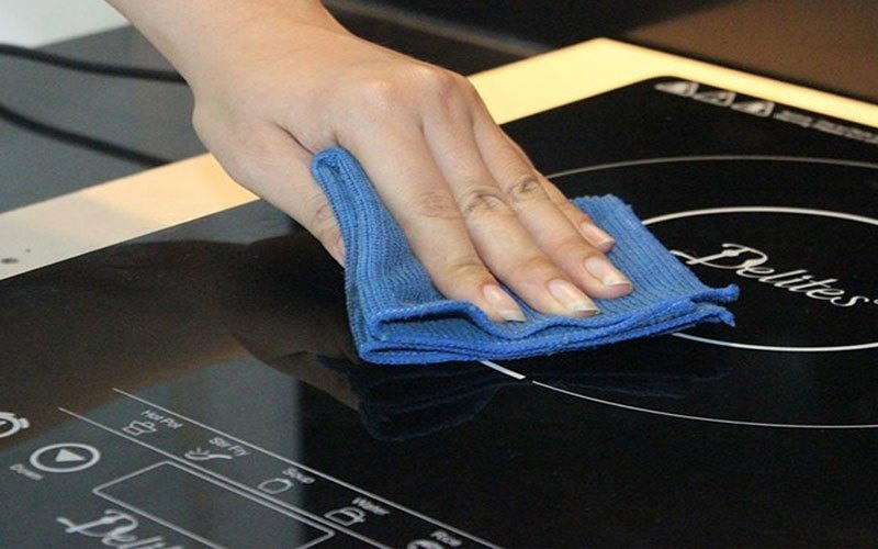 Vệ sinh và bảo quản bếp từ đôi
Vệ sinh và bảo quản bếp từ đôi