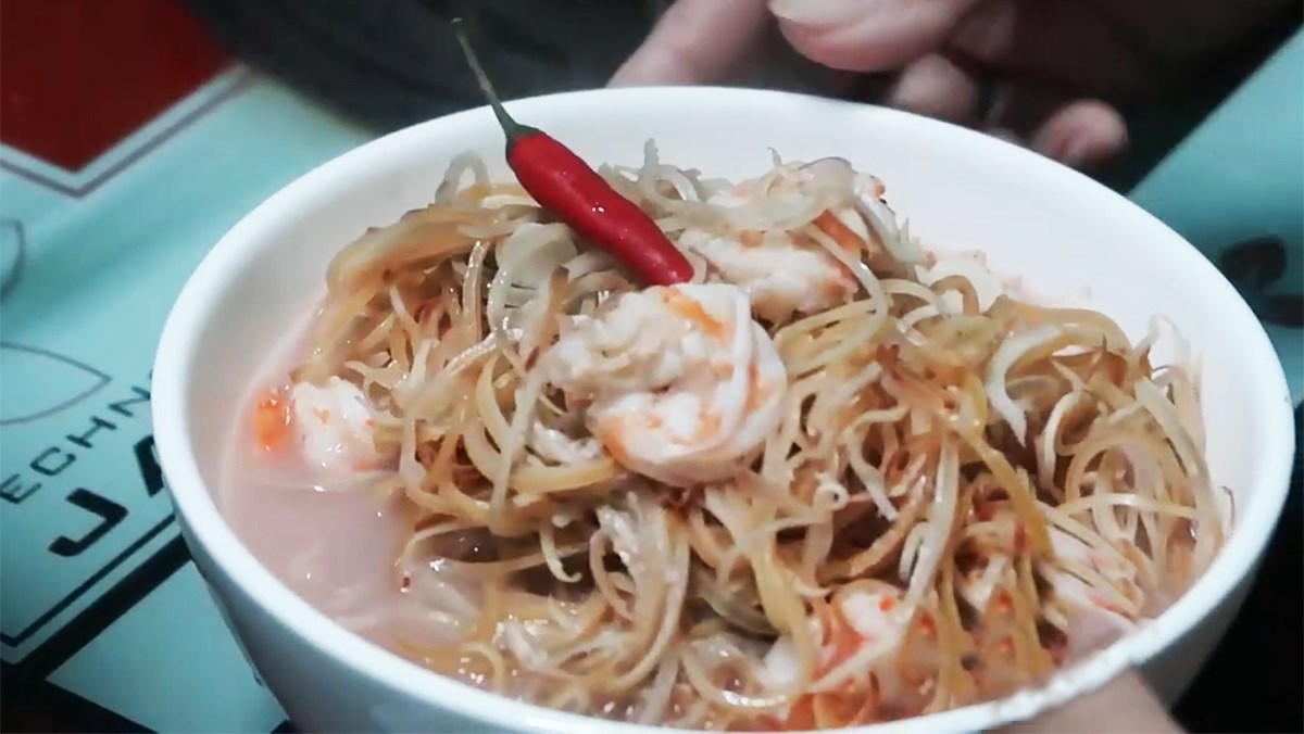 canh-chua-bap-chuoi-tom-tuoi-mon-an-la-mieng-ma-rat-ngon-ha-nguyen-thi-thanh-1200x676-2 Canh bắp chuối nấu tôm và nấu sườn