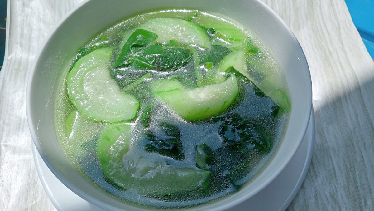 Canh mướp mồng tơi