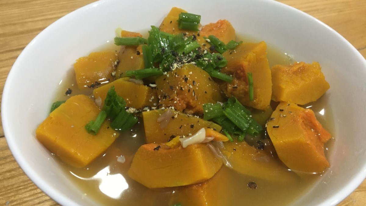 Cách nấu canh bí đỏ đậu phộng ngon ngọt béo bùi chay mặn đều dùng được