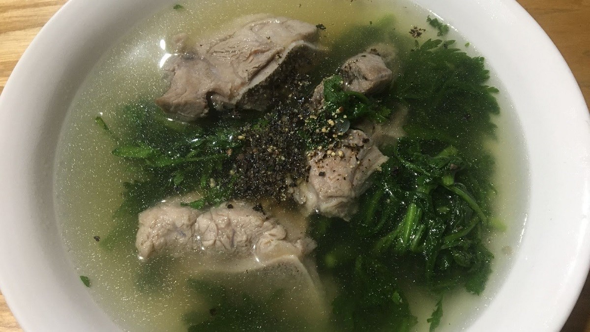 Cách nấu canh cải cúc (tần ô) nấu xương ngon ngọt thanh mát