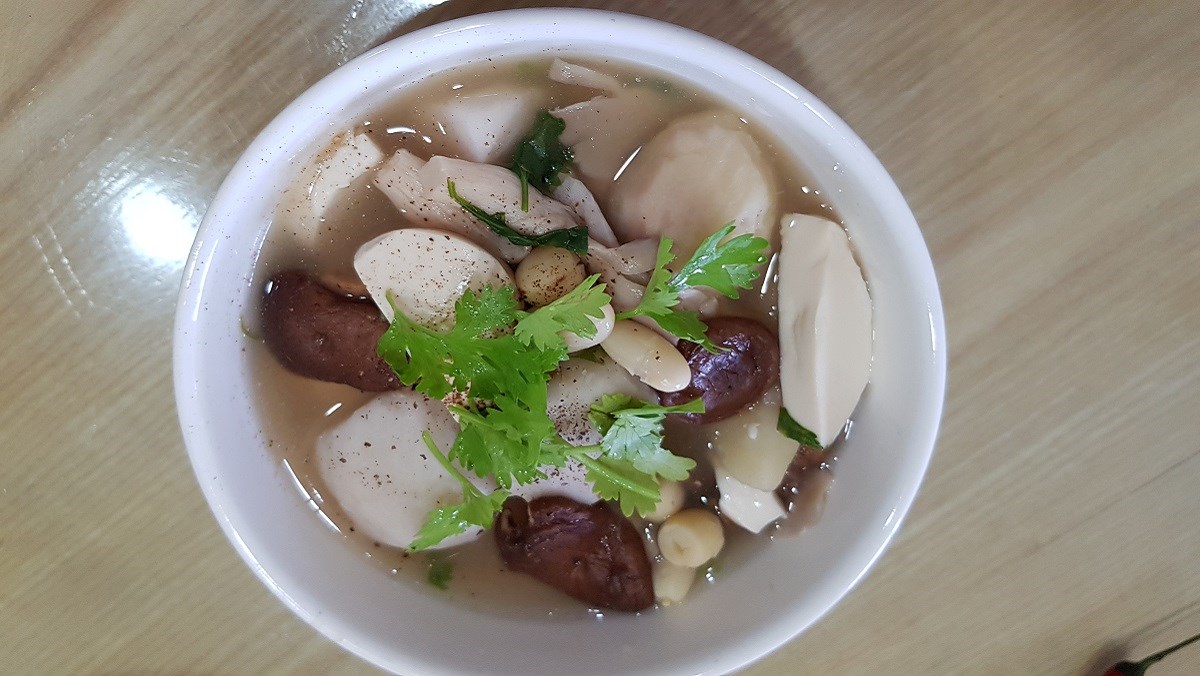 canhkhoaisochayvoinamvadauhu1200-1200x676-2 Canh khoai sọ chay với nấm và đậu hũ