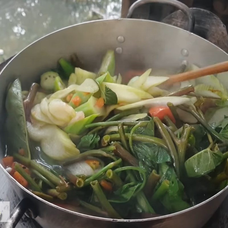 Bước 3 Nấu canh Canh chua rau muống cá hú
