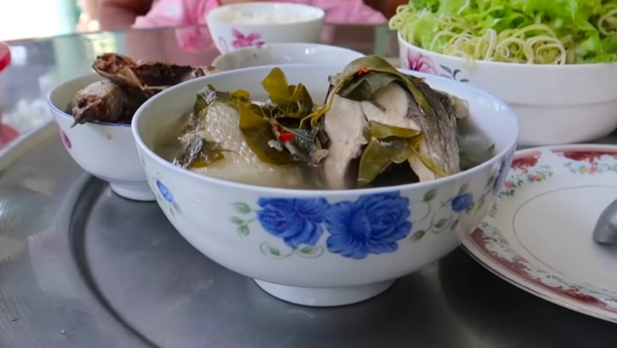 cá chua nấu lá giang dân dã ngon miệng cá chua nấu lá giang dân dã ngon miệng