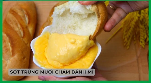 Bánh mì chấm sốt trứng muối Bánh mì chấm sốt trứng muối