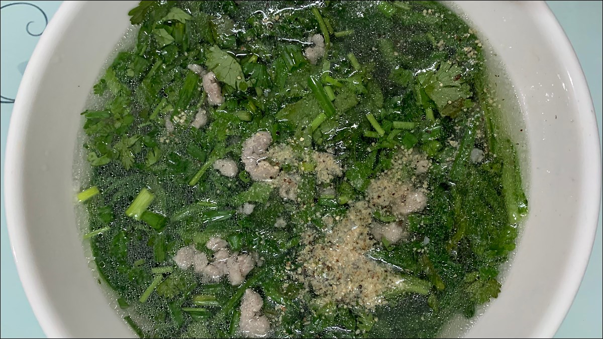 t-1200x676-12-1 Canh cải cúc (tần ô) thịt băm