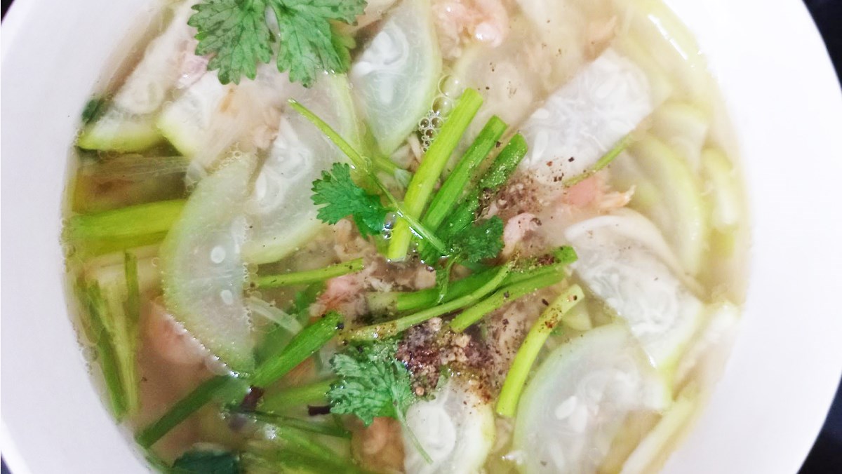 canh bầu nấu với tôm khô thơm ngon, thanh đạm khó cưỡng