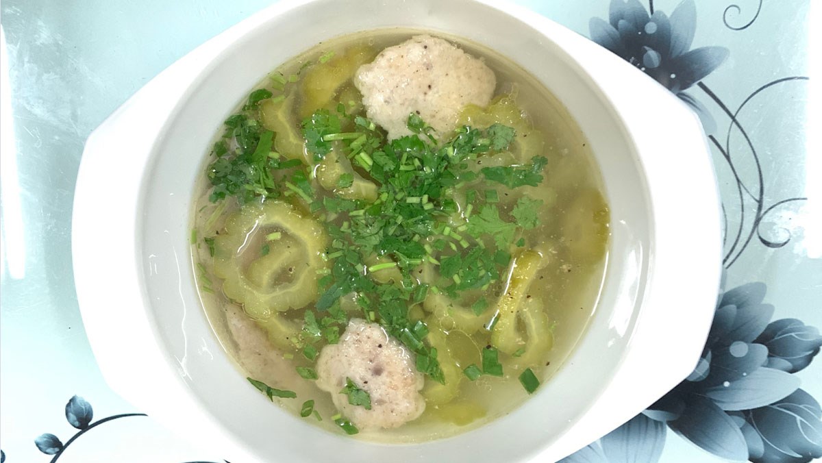 Canh khổ qua cá thác lác