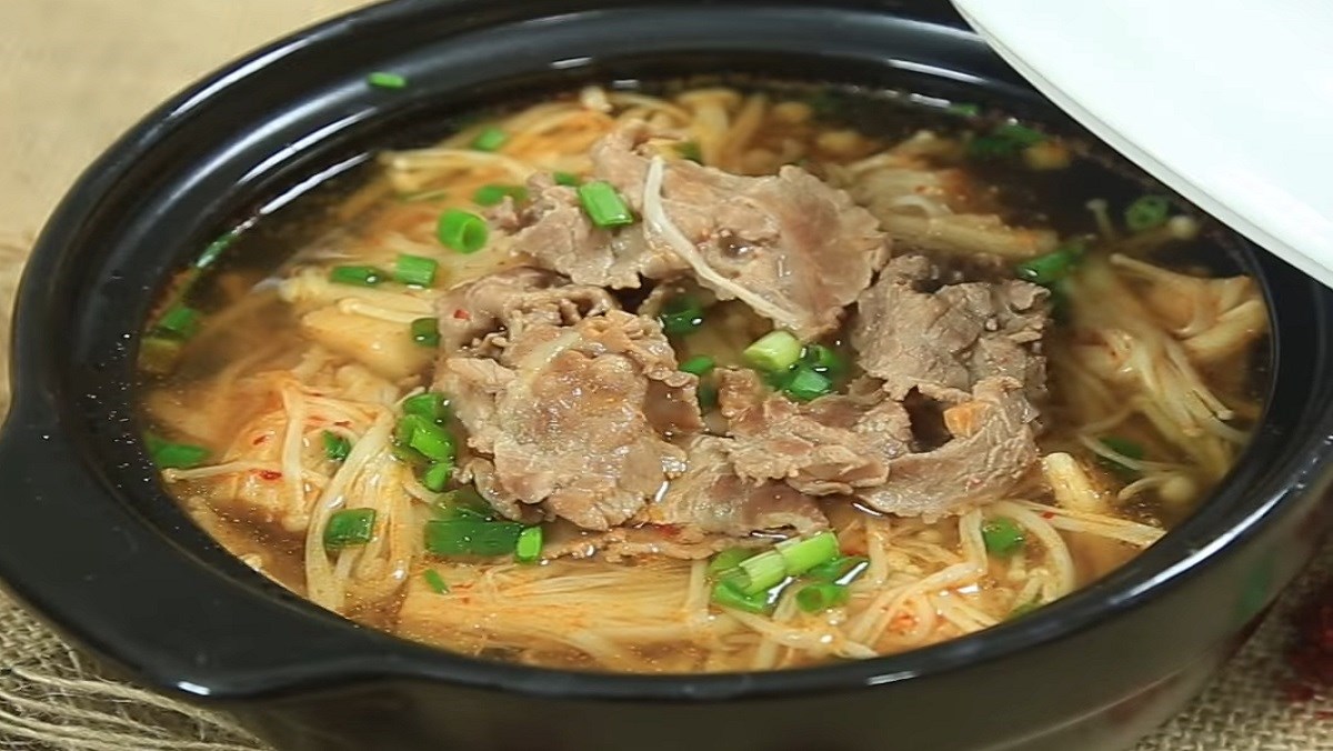 Canh nấm kim châm thịt bò