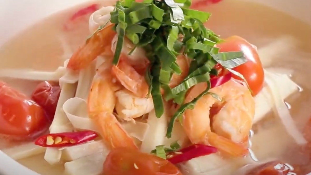 Canh chua tôm củ hủ dừa