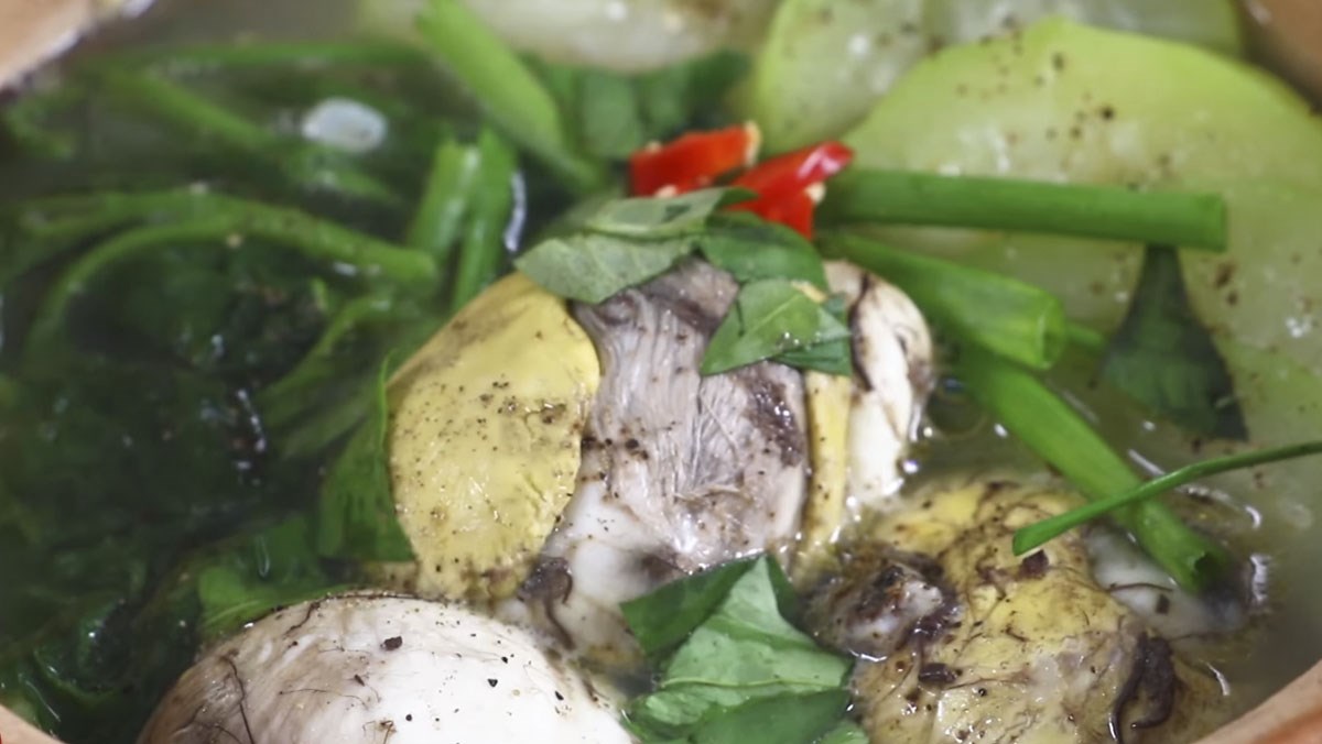 Trứng vịt lộn um bầu