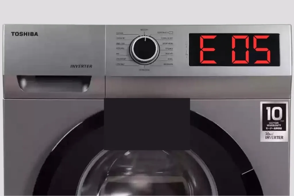 Máy giặt Toshiba báo lỗi E5 là gì? Nguyên nhân và cách khắc phục chi tiết