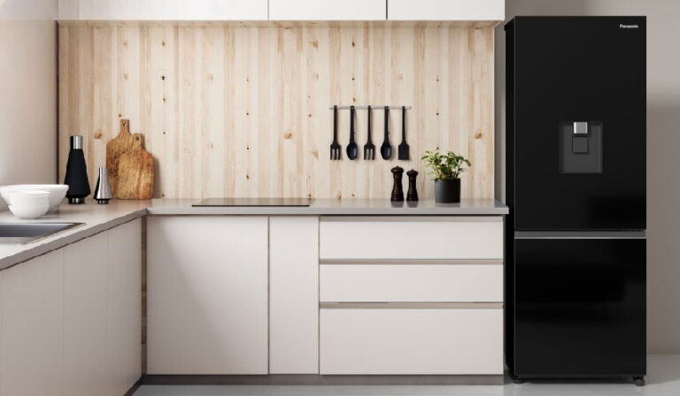 Tủ lạnh Panasonic inverter NR-BV361GPKV thiết kế tinh tế, hiện đại