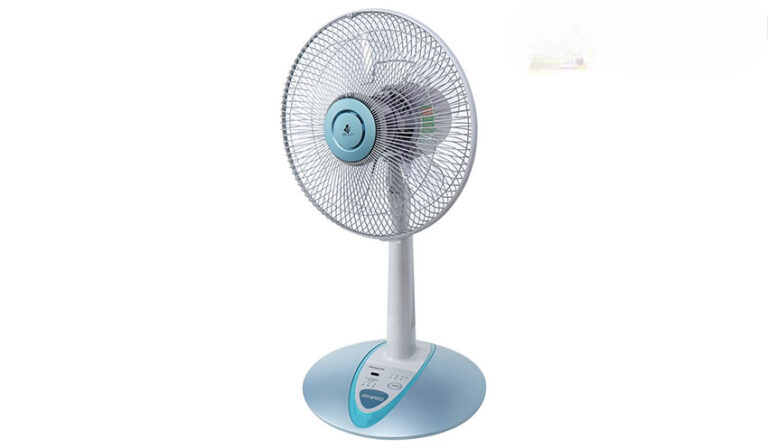 Quạt lửng Panasonic F-307KHS sở hữu 3 cánh quạt
