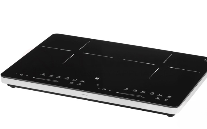 Bảng điều khiển cảm ứng thông minh, dễ sử dụng