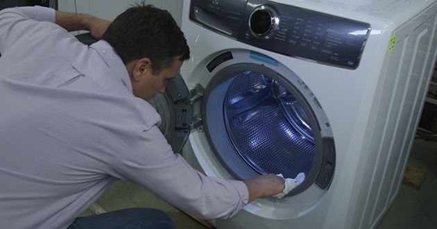Cách vệ sinh máy giặt Electrolux với 5 bước đơn giản tại nhà