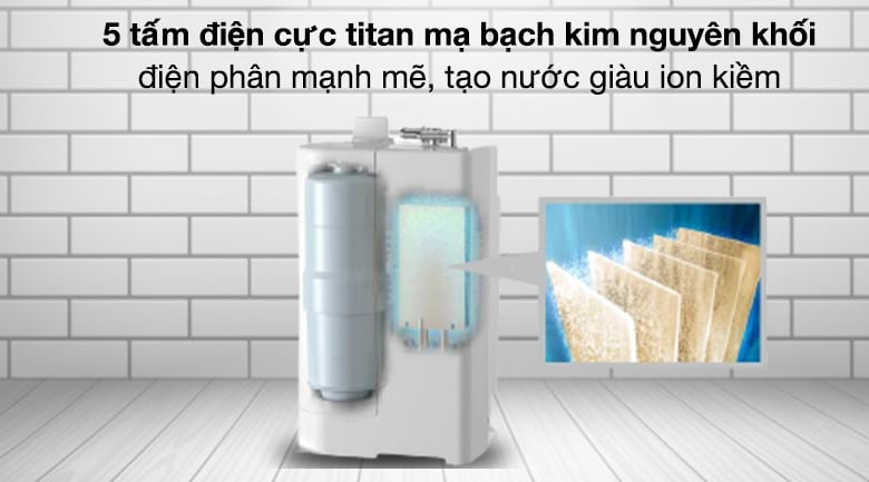 Panasonic TK AB50 sử dụng 5 tấm điện cực Titan mạ bạch kim nguyên khối