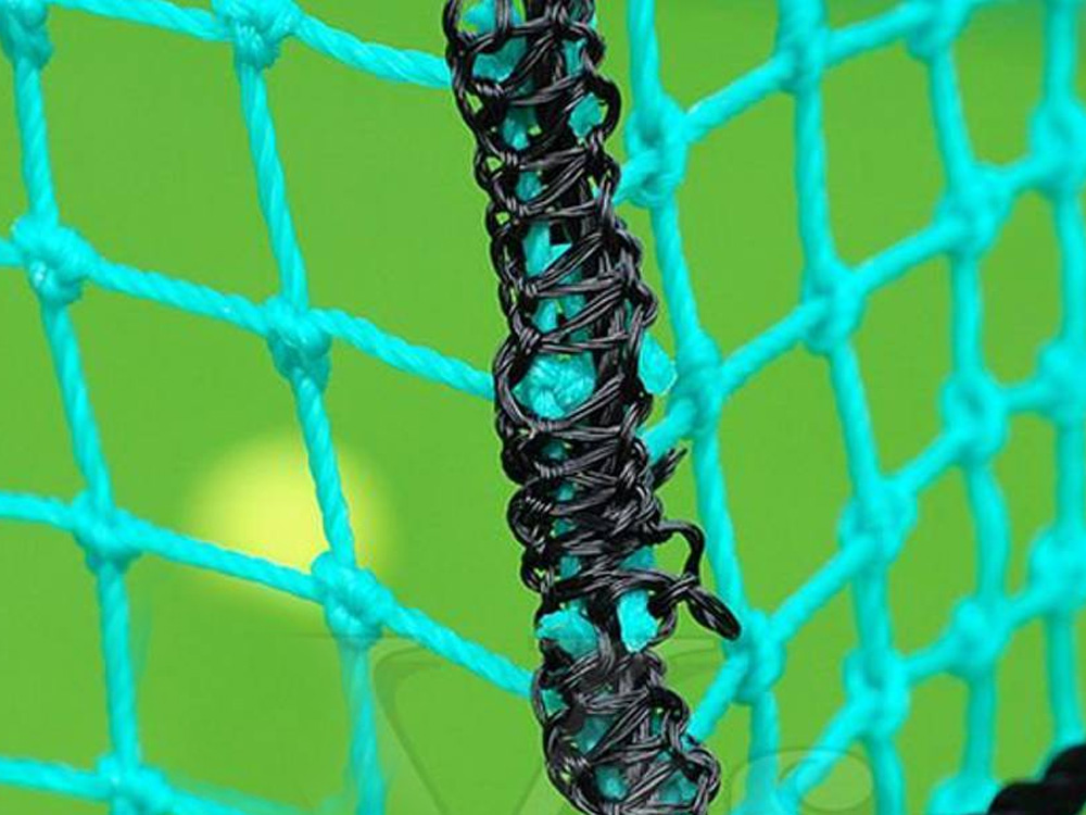 Lưới được dệt thành các ô vuông có kích thước 20mm Lưới được dệt thành các ô vuông có kích thước 20mm