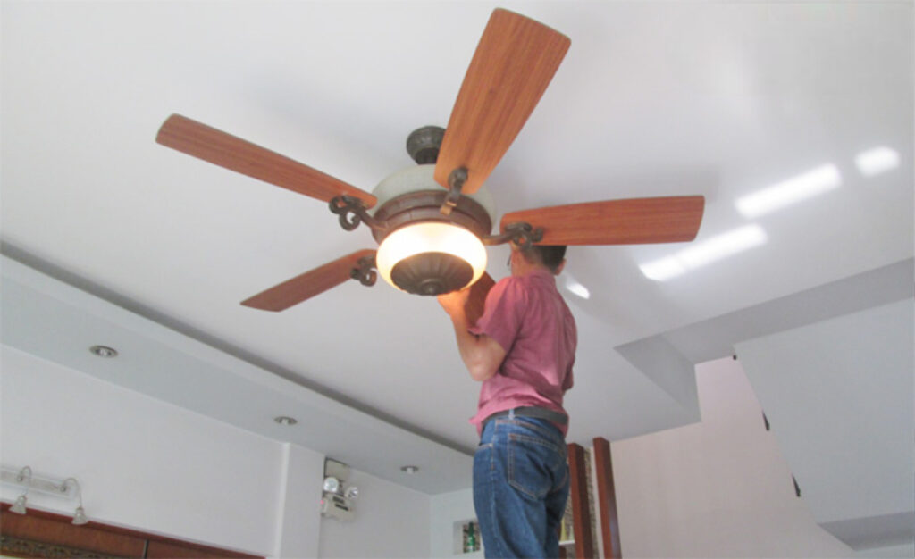 Chi phí lắp đặt quạt trần tại nội thành Hà Nội Chi phí lắp đặt quạt trần tại nội thành Hà Nội