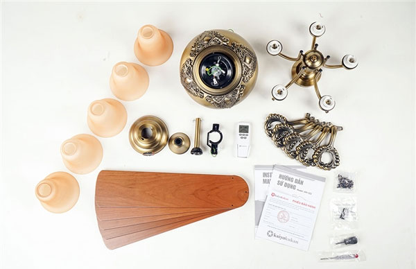 Quạt trần Kaiyokukan gồm 5 cánh gỗ Quạt trần Kaiyokukan