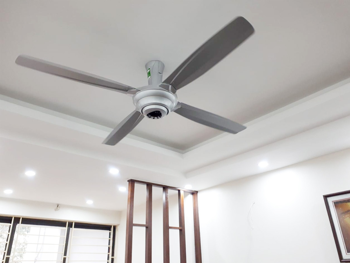 Quạt trần Panasonic 4 cánh F-56MPG màu bạc Quạt trần Panasonic 4 cánh F-56MPG màu bạc