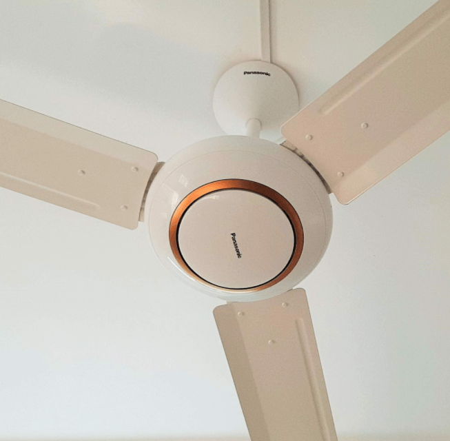 Quạt trần Panasonic 3 cánh F60MZ2 sử dụng motor bạc đạn chạy êm, tiết kiệm điện Quạt trần Panasonic 3 cánh F60MZ2 sử dụng motor bạc đạn chạy êm, tiết kiệm điện