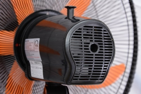 Động cơ quạt bị nóng nếu thường xuyên sử dụng công suất tối đa. Động cơ quạt bị nóng nếu thường xuyên sử dụng công suất tối đa.