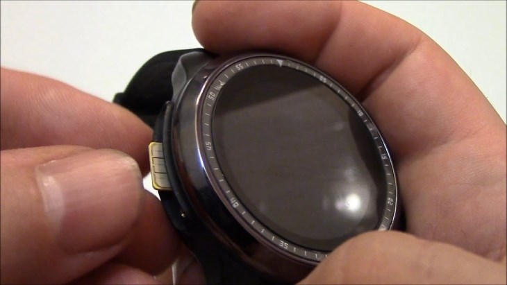 Vị trí lắp sim vật lý trên đồng hồ thông minh Samsung