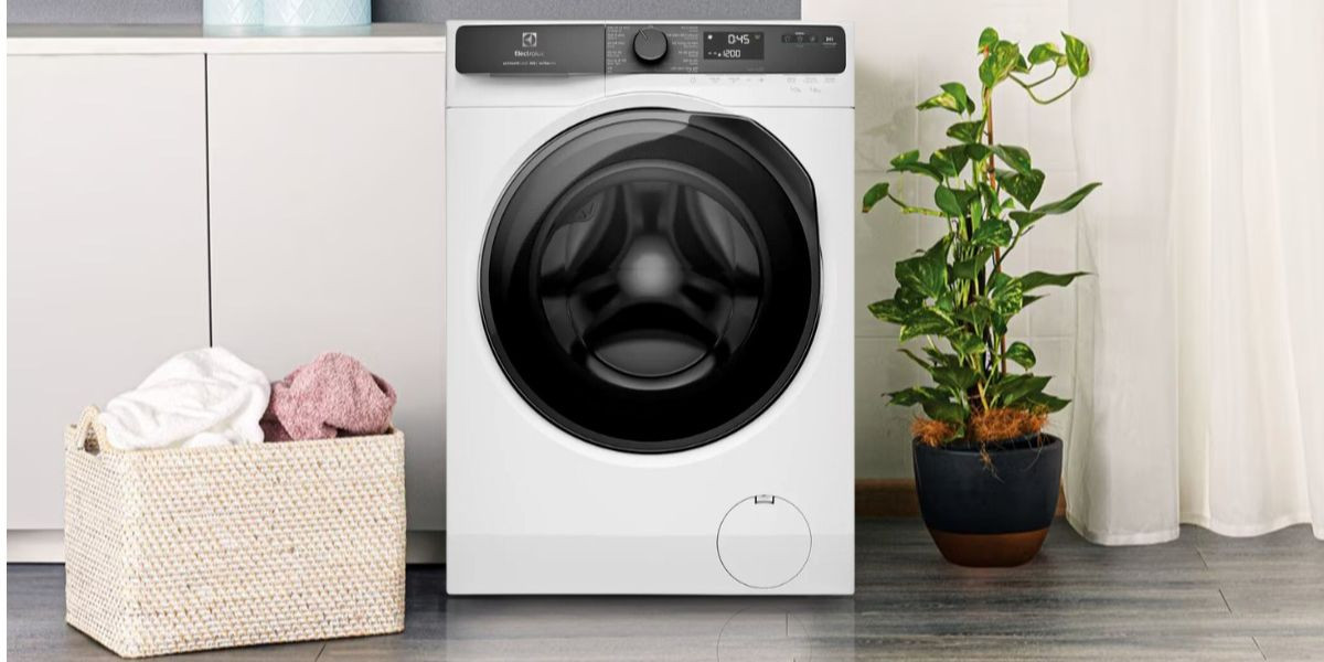 1. Máy giặt electrolux 9Kg EWF9023P5WC – Gọn gàng, tiết kiệm, tối ưu chăm sóc vải vóc