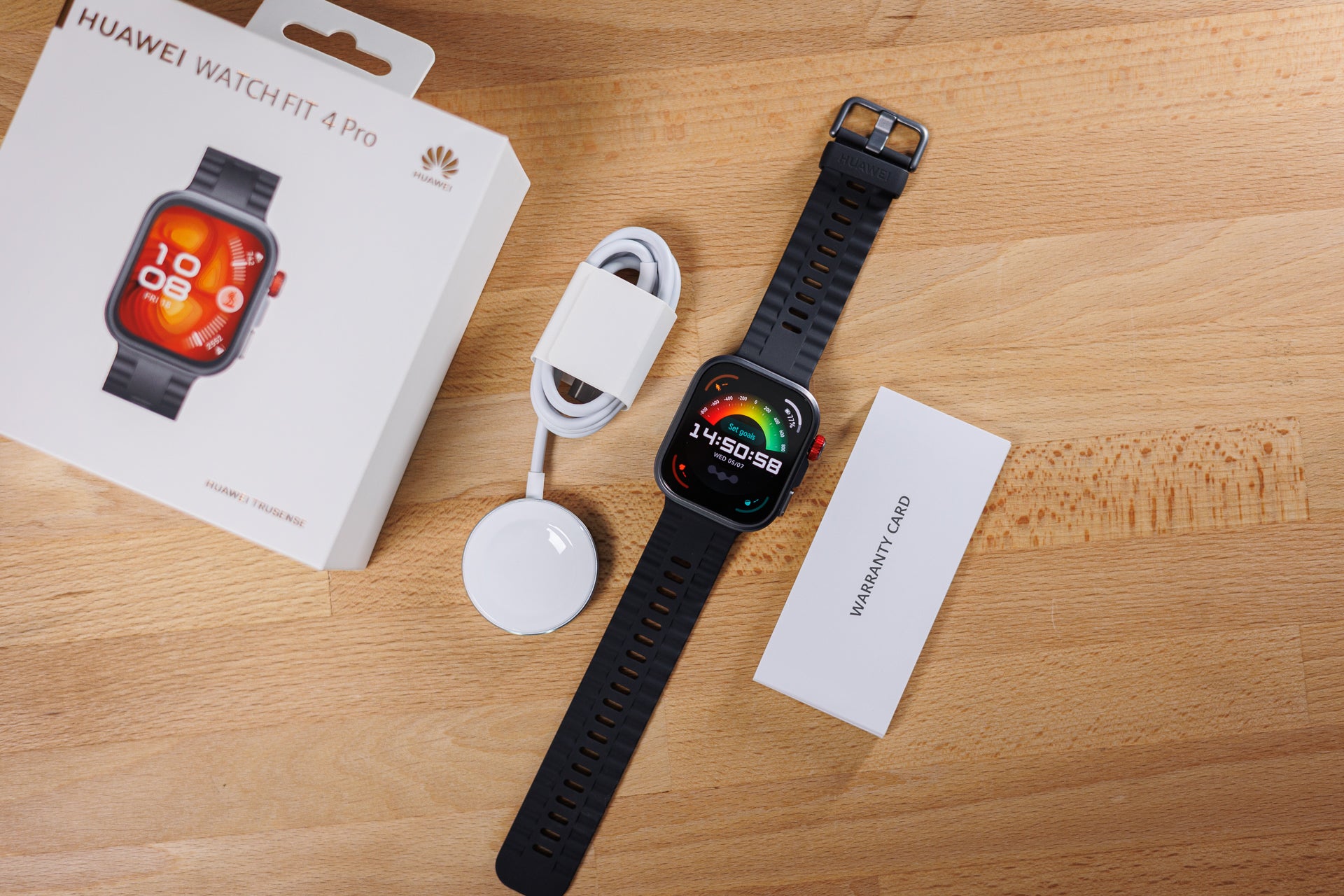 Mới mua smartwatch? Nhớ kiểm tra phụ kiện, sạc đầy pin lần đầu để dùng ổn định và bền lâu nhé!