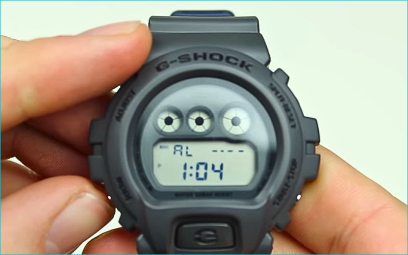 Cài báo thức dễ dàng trên G-Shock: vào chế độ ALM, giữ (A), chỉnh giờ phút, lưu và bật báo Cài báo thức dễ dàng trên G-Shock: vào chế độ ALM, giữ (A), chỉnh giờ phút, lưu và bật báo