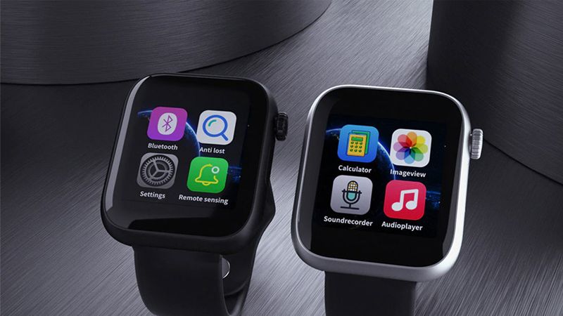 Khi mới khởi động, đồng hồ sẽ hiển thị tiếng Anh, bạn vào Cài đặt và đổi sang tiếng Khi mới khởi động, đồng hồ Việt nhé!