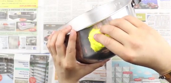 chà lên bề mặt chất kết dính