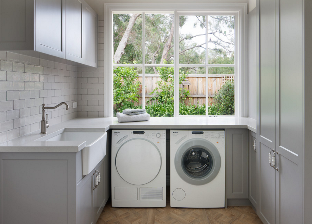 Đặt máy giặt dưới tủ bếp