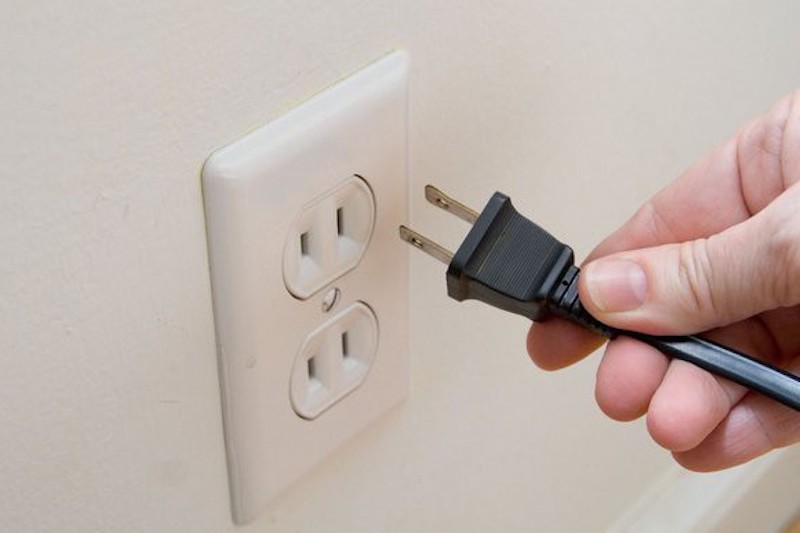 Việc ngắt nguồn điện đột ngột sẽ khiến máy ngừng hoạt động và các chế độ đang sử dụng cũng ngừng theo