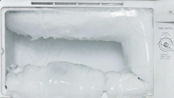 Thường xuyên rã đông tủ lạnh