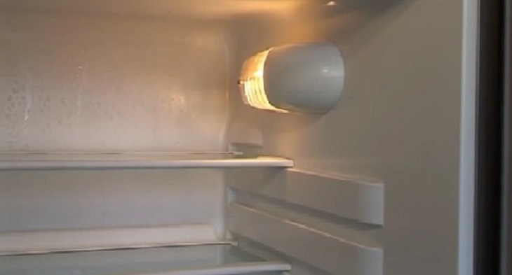 Đèn sáng nhưng tủ lạnh không chạy