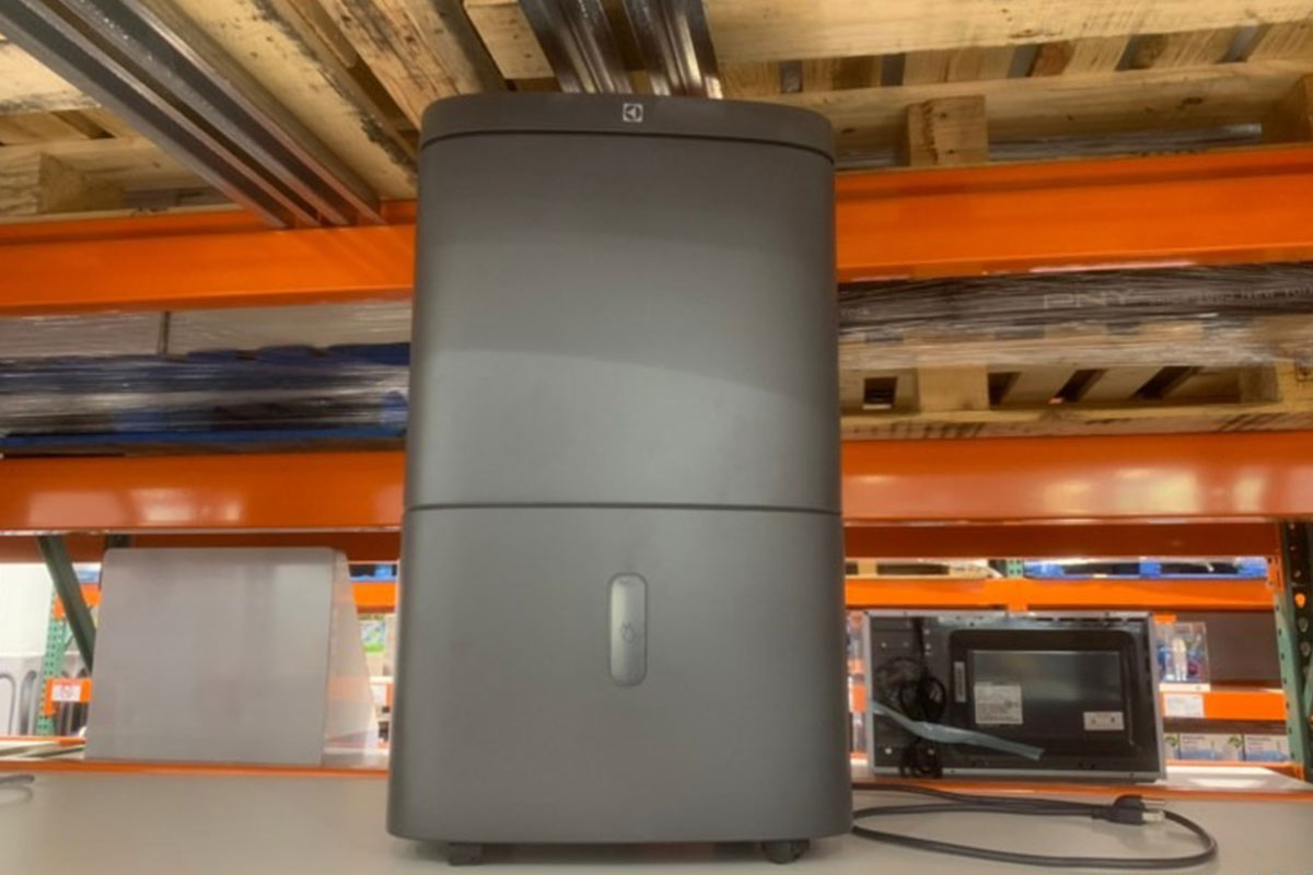 Máy hút ẩm Electrolux EDH12TRBD2 có thiết kế sang trọng, hiện đại, dễ dàng bố trí