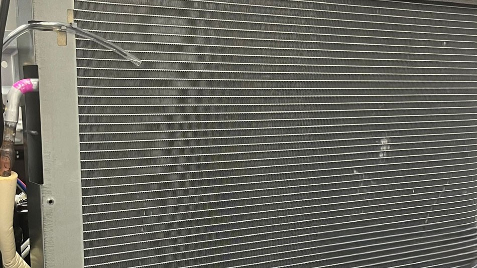 Daikin FTKF60ZVMV còn trang bị dàn tản nhiệt Microchannel bền bỉ Daikin FTKF60ZVMV còn trang bị dàn tản nhiệt Microchannel bền bỉ