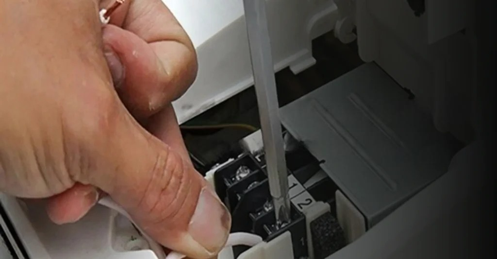 HƯỚNG DẪN LẮP ĐẶT ĐIỀU HÒA DAIKIN TRUNG TÂM RSUQ4AVM ĐÚNG KỸ THUẬT HƯỚNG DẪN LẮP ĐẶT ĐIỀU HÒA DAIKIN TRUNG TÂM RSUQ4AVM ĐÚNG KỸ THUẬT