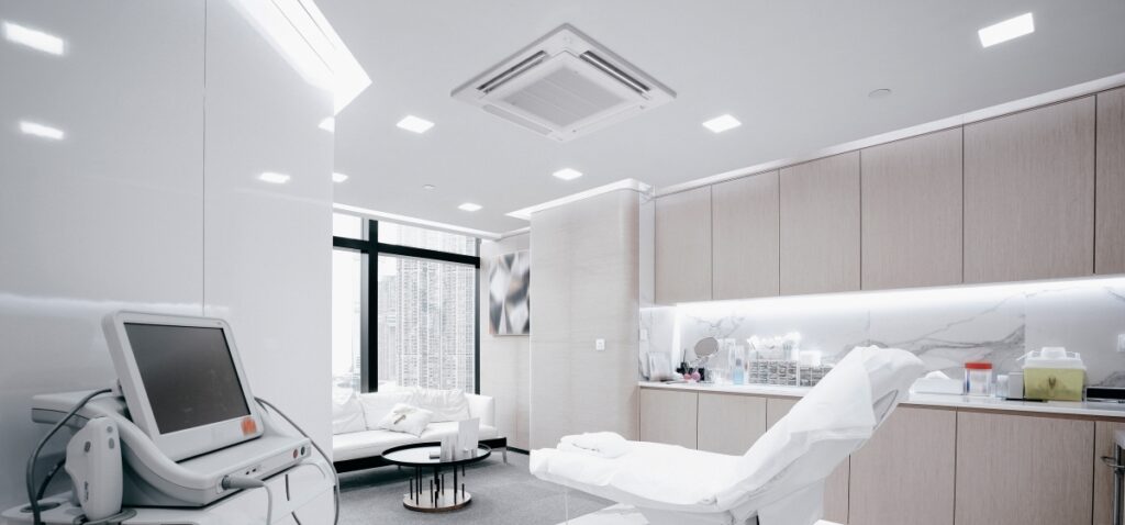 Có nên sừ dụng điều hòa âm trần Daikin 48000btu PCFC140AV1V/RZFC140AY19 cho phòng có diện tích lớn