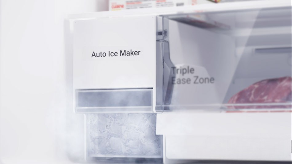 Tủ lạnh Hitachi HRTN6443SAGBKVN với hệ thống làm đá tự động