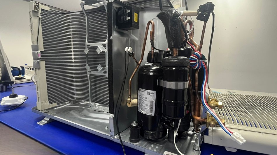 Daikin RSUYQ6AVM trang bị Máy nén Swing độc quyền