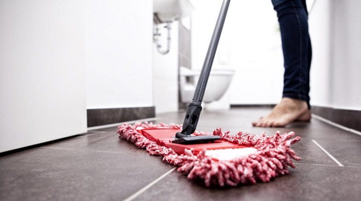 Làm sạch gạch bông bị vàng ố