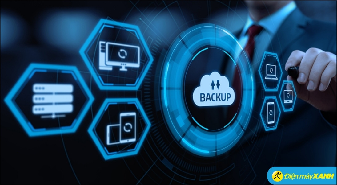 Sao lưu dữ liệu là bước bảo vệ quan trọng nhất khi Sao Thủy nghịch hành vì máy tính và điện thoại dễ gặp sự cố mất dữ liệu đột ngột