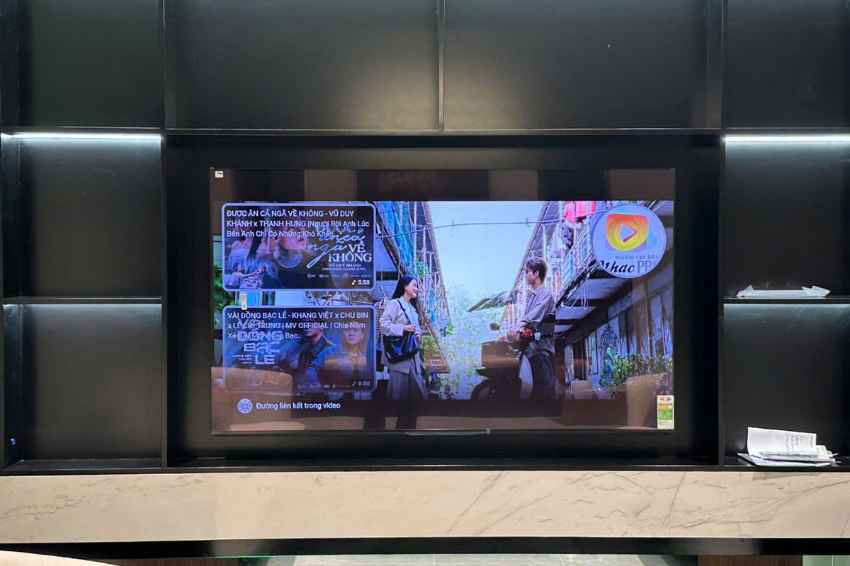 Acoustic Surface Audio+ trên tivi Sony 65 inch K-65XR80M2 biến màn hình thành hệ thống loa